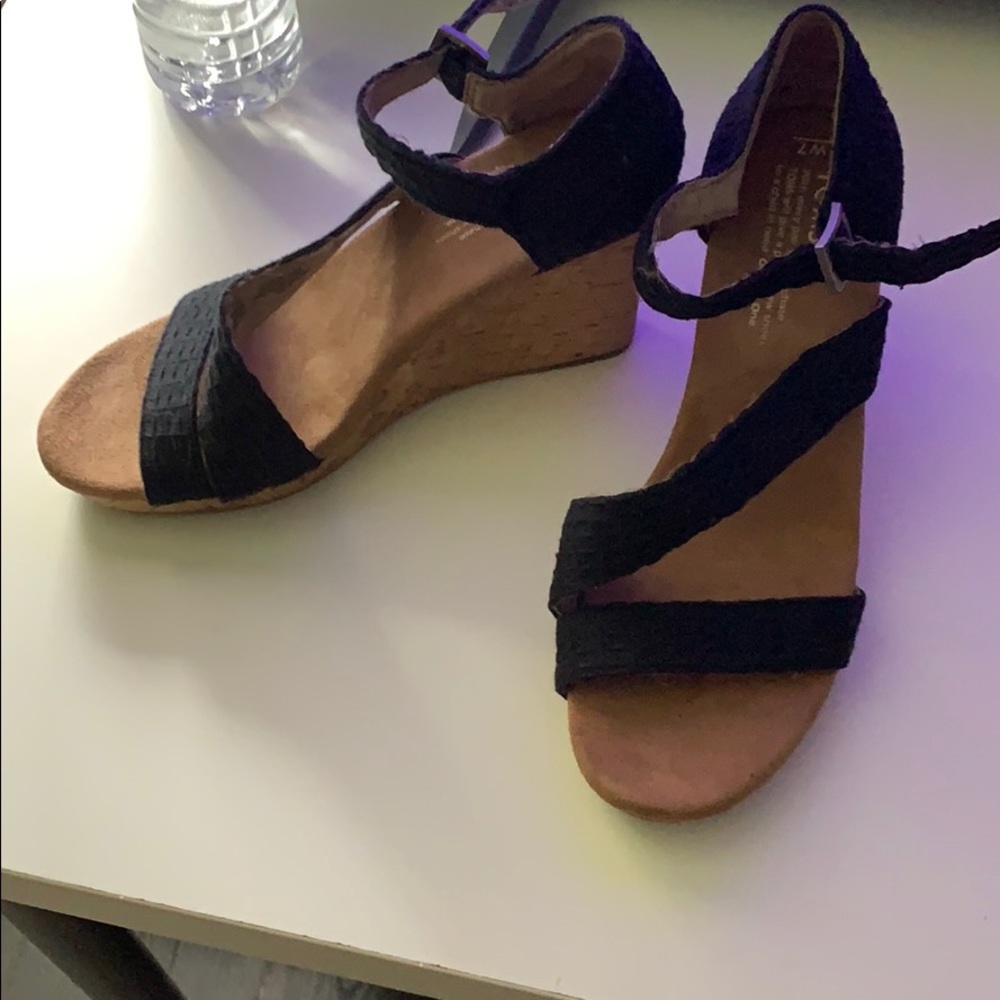 Toms wedges